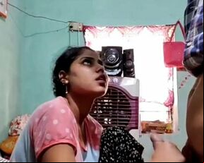 Girlfriend ko room me lejake choda