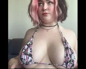 Bikini babe shows tits