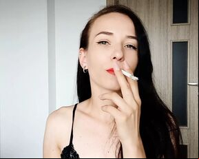 Open your mouth, ashtray!