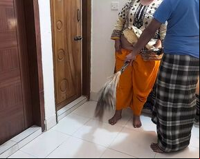 (Desi Priya) Sasurji Ne Apne Bete Ki Patni Ke Sath Kia Kand - Jabardasti Anal Fucked when she was sweeping